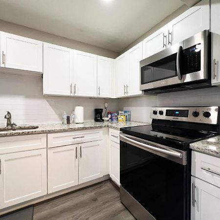 The Lux 28 Tvs Every Room Free Wifi Atlanta Bagian luar foto