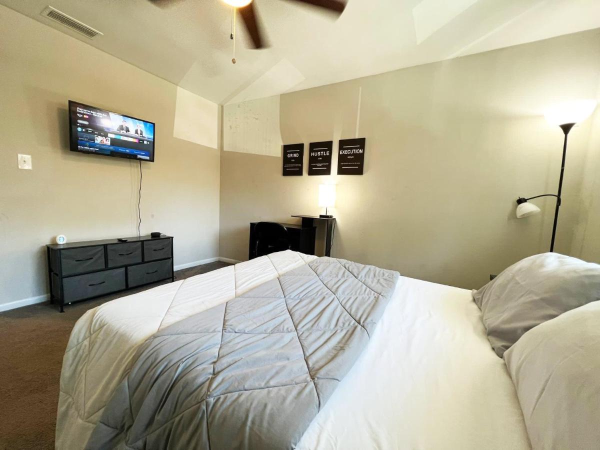 The Lux 28 Tvs Every Room Free Wifi Atlanta Bagian luar foto