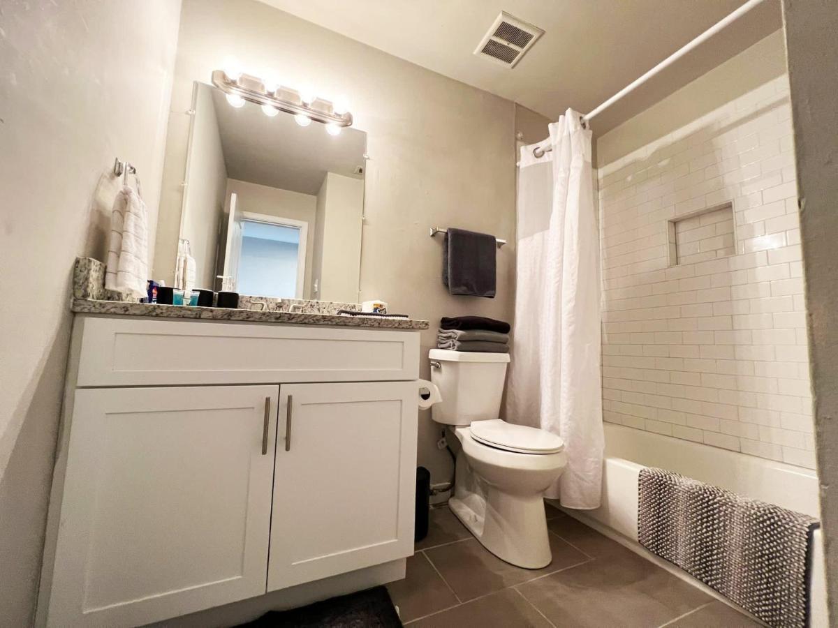 The Lux 28 Tvs Every Room Free Wifi Atlanta Bagian luar foto
